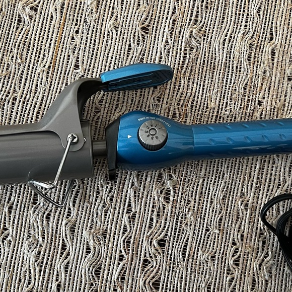 BaBylissPRO Nano Titanium Curling Iron - Picture 3 of 6